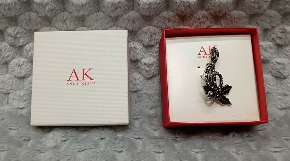 New Ann Klein Crystal Musical Note Brooch Rhinestone Holly Christmas Pin Concert